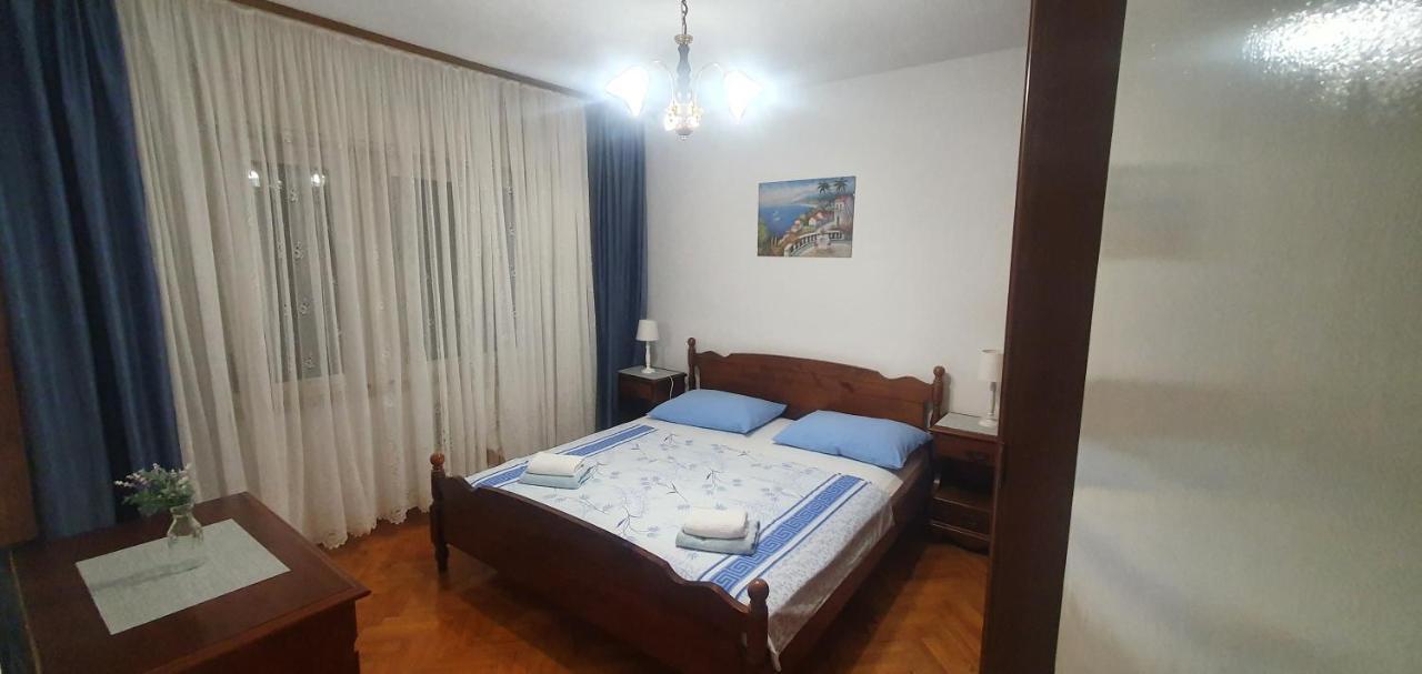 Apartmani Matea Трогир Екстериор снимка