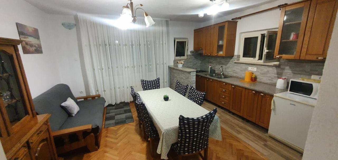 Apartmani Matea Трогир Екстериор снимка