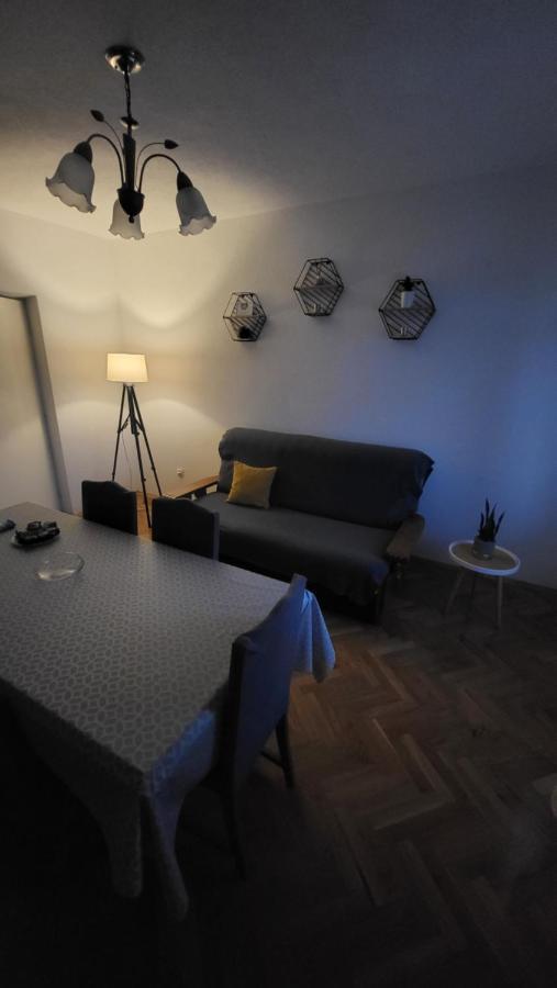 Apartmani Matea Трогир Екстериор снимка